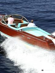 212 Yachts - French Riviera yacht charter, day boat rental, luxury tenders
