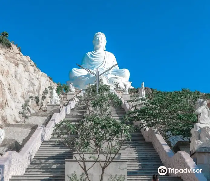 Linh Phong - Ong Nui Temple