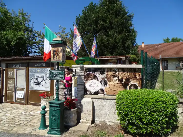 Hôtels à : Saint-Usuge