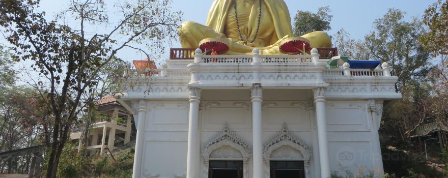 Khruba Sri Wichai Monument (Sinlatham Chao)