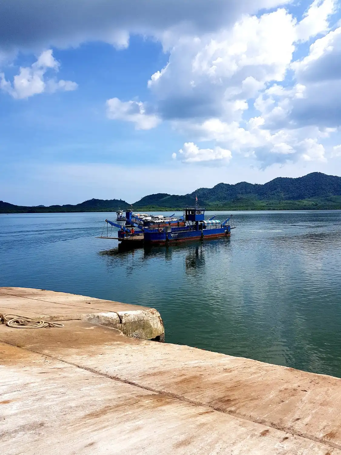 โรงแรมใกล้ท่าเทียบเรือบ้านศาลาด่าน