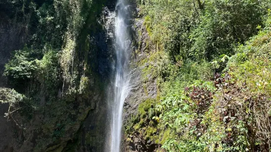 Viento Fresco Waterfall