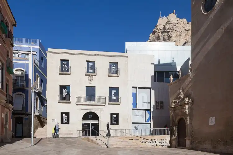 Hotels near MACA Contemporary Art Museum of Alicante