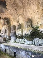 Budas en piedra de Usuki