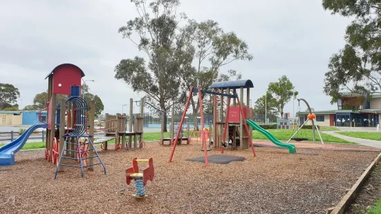 Cochrane Park Playground