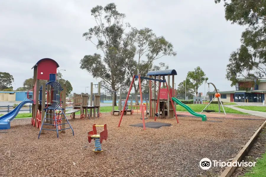 Cochrane Park Playground