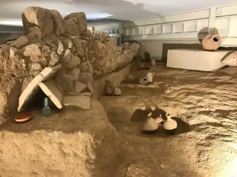 Hotels near Basilica di San Simplicio