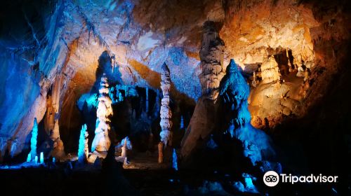 Grotte des Carbonnieres