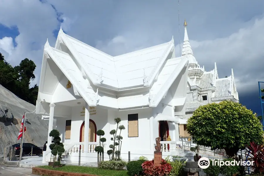 Krom Luang Chumphon Khet Udomsak Shrine