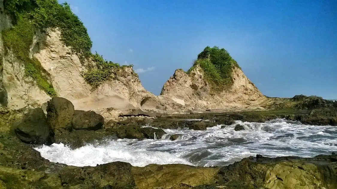 Hotel dekat Karang Nini Beach