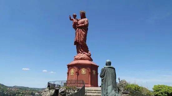 Statue de Notre Dame de France