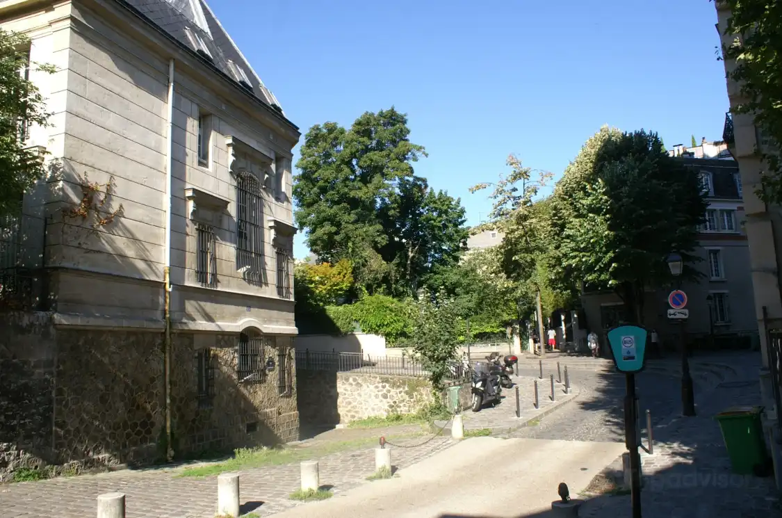 Hotel in zona Busto di Dalida