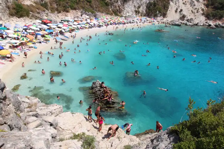 Hotels in Apollonii