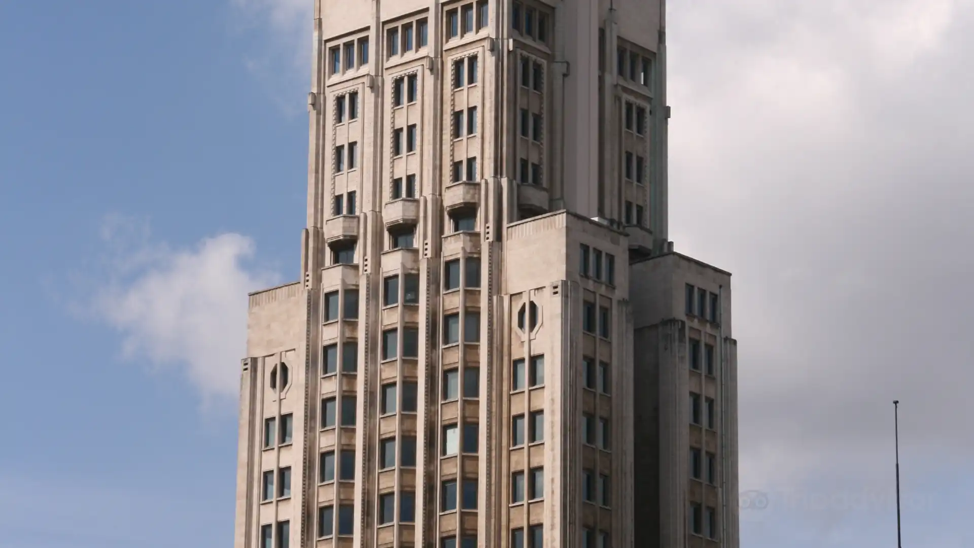 Hotels near KBC Tower