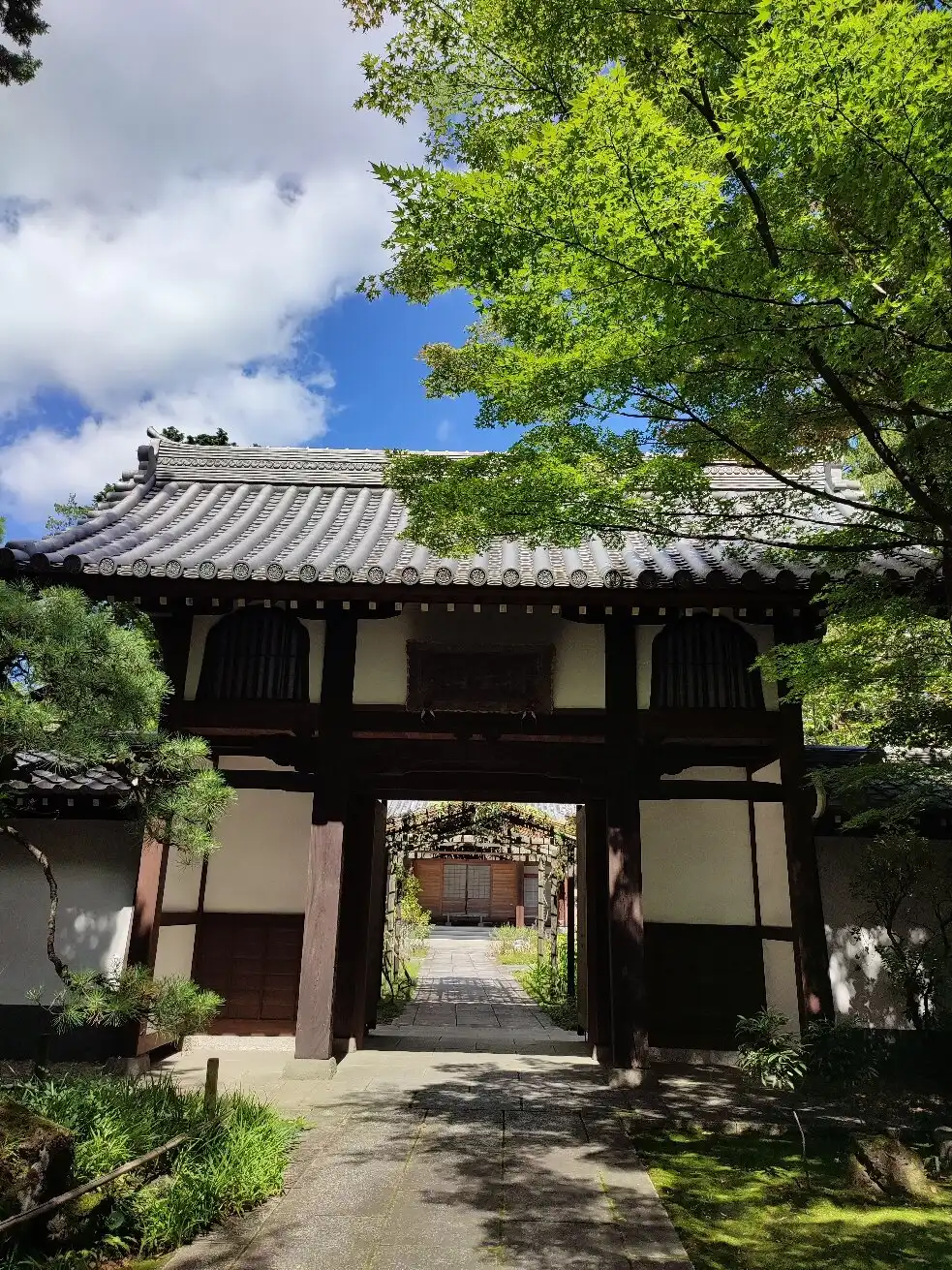 Hotels near Zendoji Temple