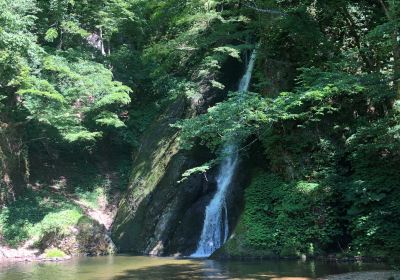 峨瓏の滝