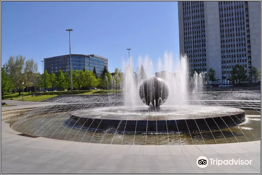 Fountain Ball