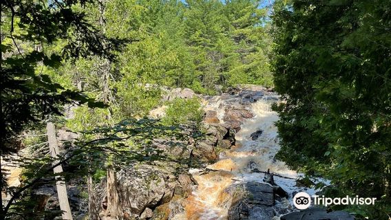 Duchesnay Falls Trails