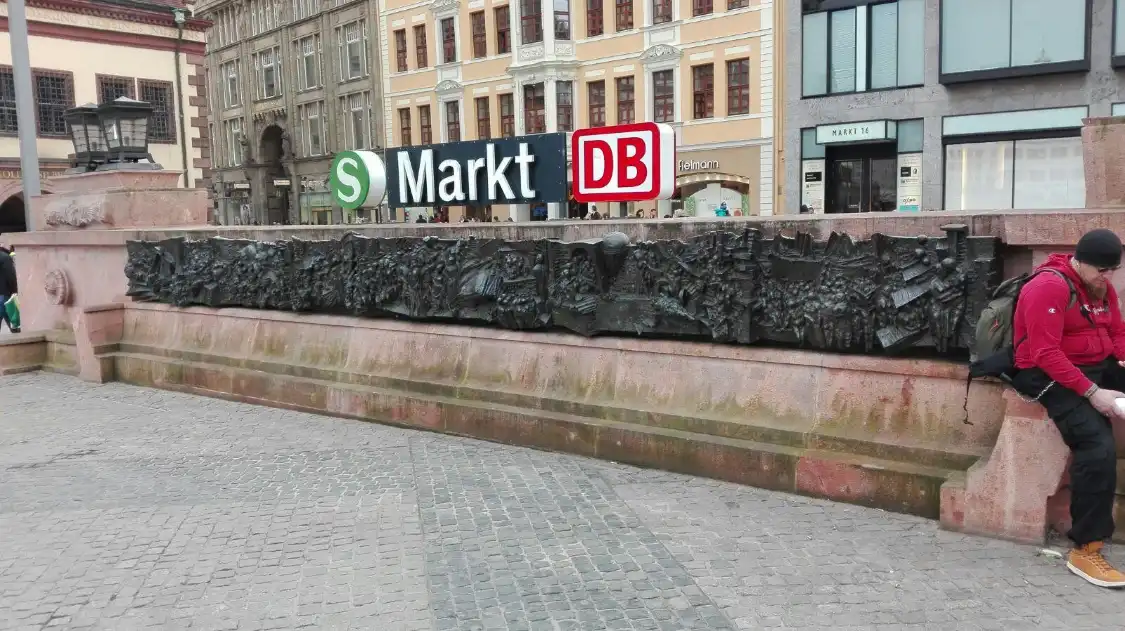 Hotel in zona Gedenkrelief zur Würdigung historischer Ereignisse auf dem Markt zu Leipzig