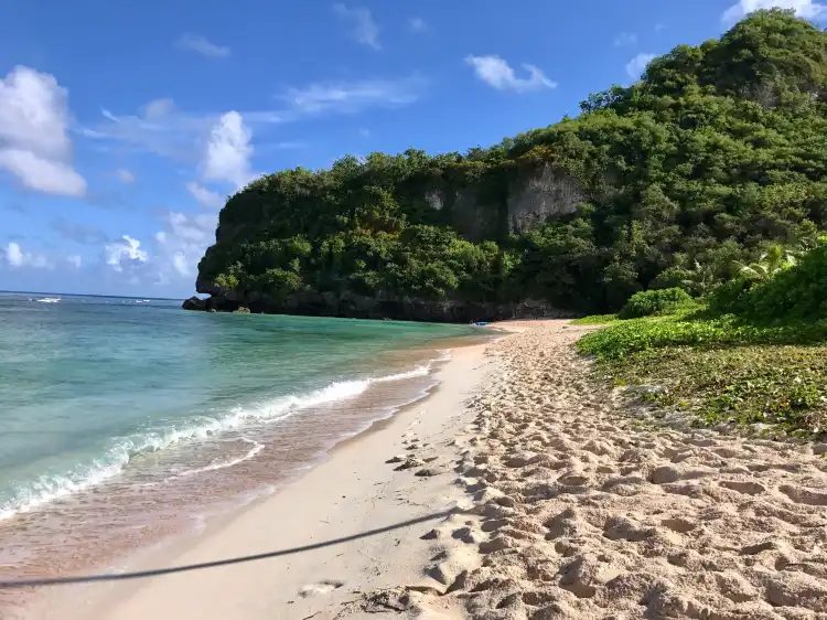 Hotels near Gun Beach