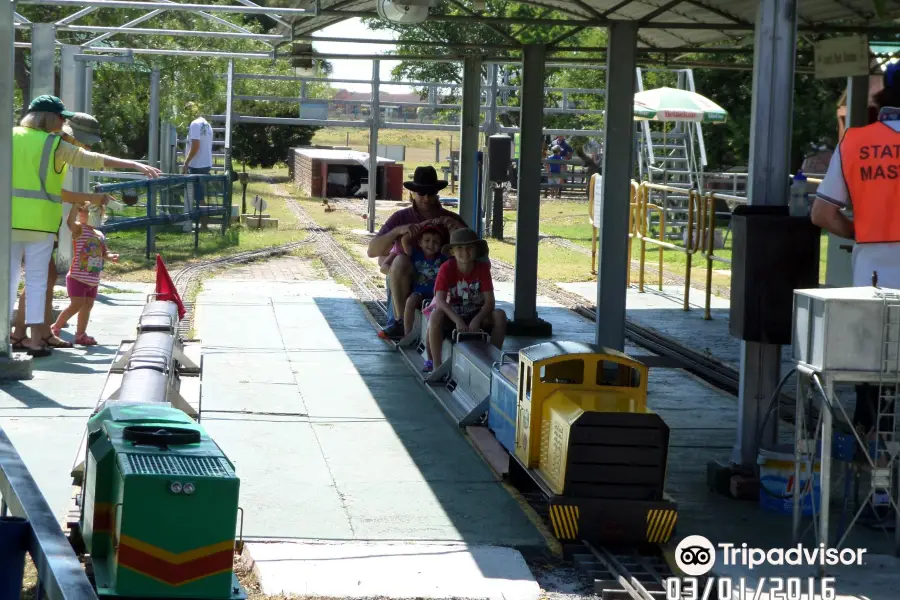 LONDT PARK MINI TRAIN