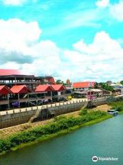 Talad Yai market (Big Market)