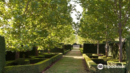 High Country Gardens, Gallery and Maze