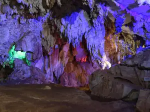 Tham Nang Aen Cave