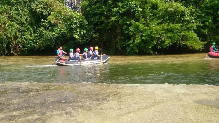 โรงแรมในตำบล สาริกา