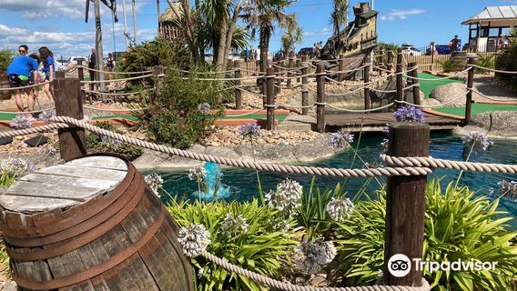 Pirates Bay Adventure Golf