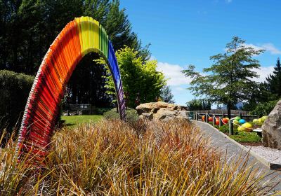 Lava Glass - Glassblowing Studio, Sculpture Garden, Art Gallery, Café