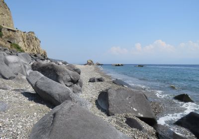 Spiaggia libera Capo Ali