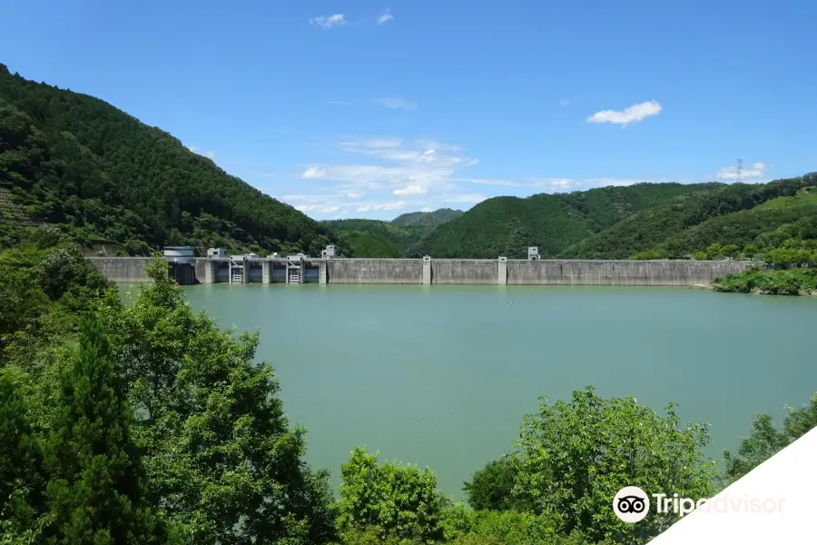 Hiyoshi Dam