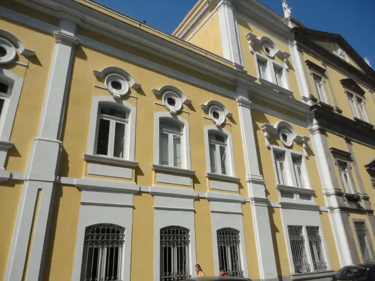 Các khách sạn gần Centro Cultural da Casa da Moeda Museum
