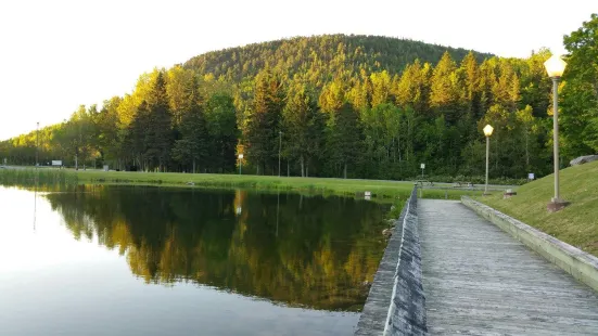 Sugarloaf Provincial Park