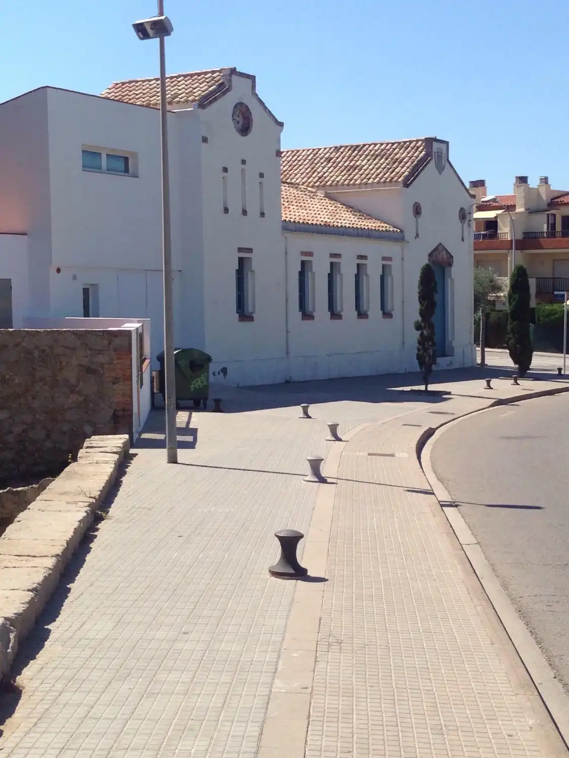 Hotels near Museu de l'Anxova i de la Sal