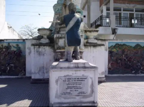 Monumento a la Bandera Macha