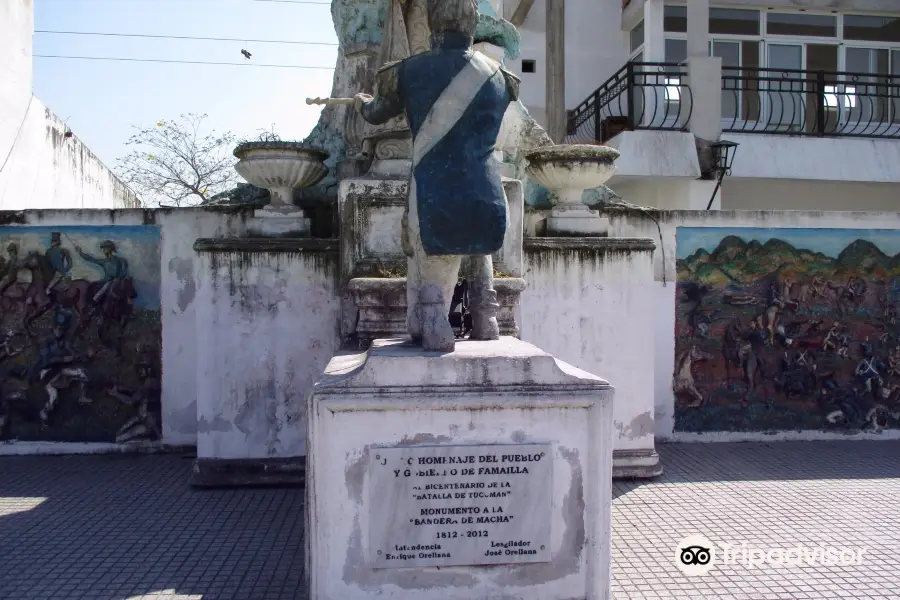 Monumento a la Bandera Macha