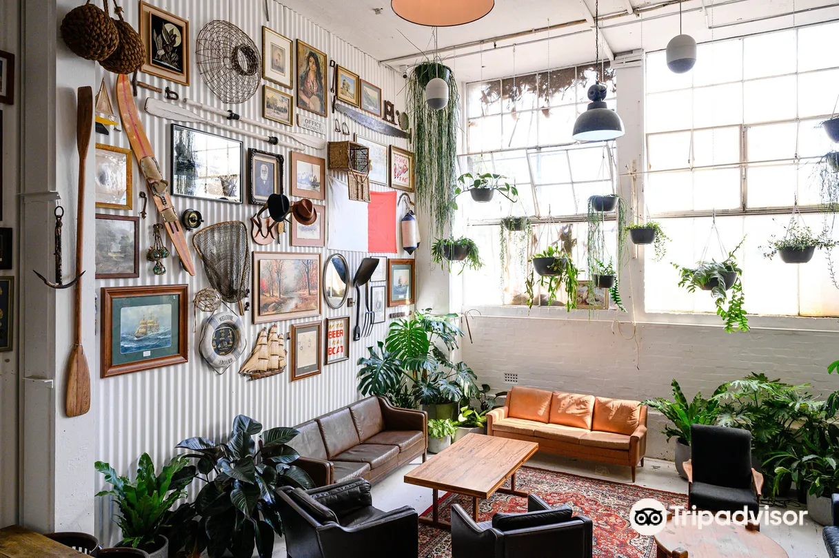 2_Willie the Boatman