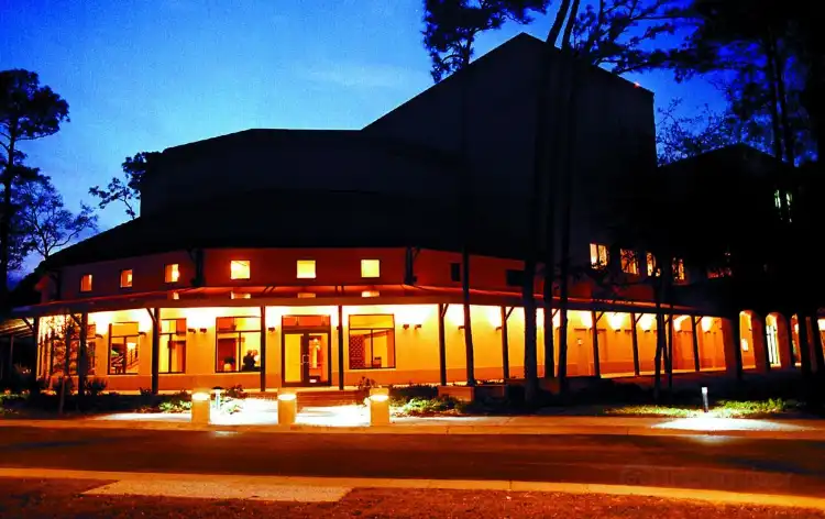 Hotel in zona Arts Center of Coastal Carolina