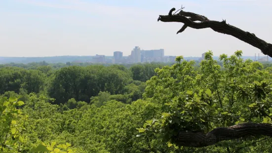 Quarry Hill Nature Center