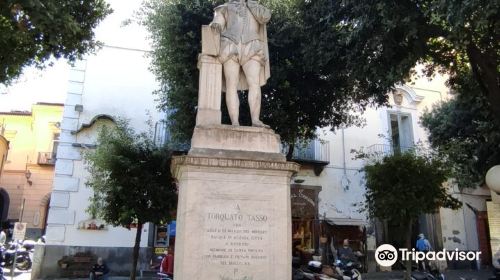 Monumento a Torquato Tasso.