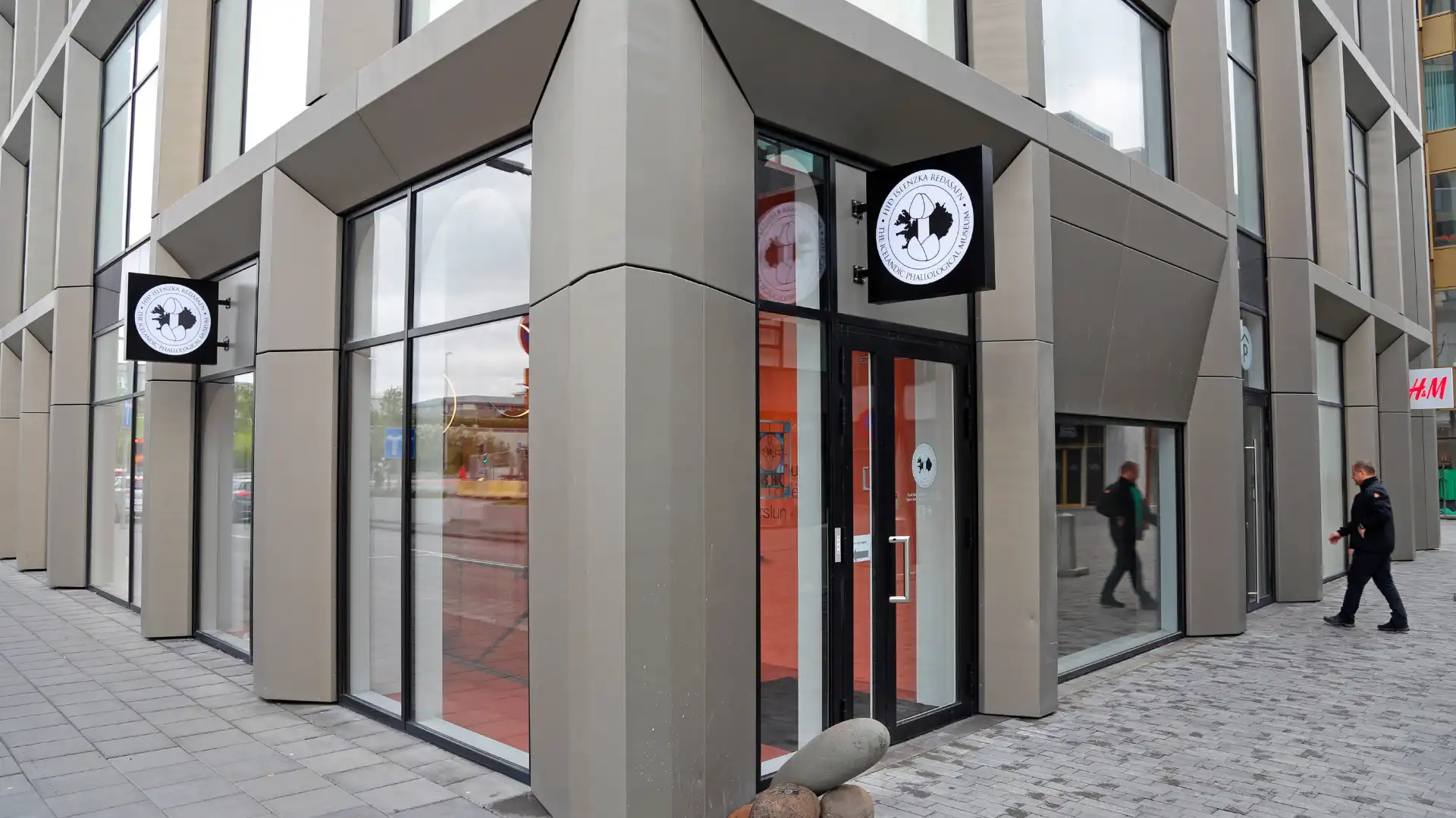 Hotels near The Icelandic Phallological Museum