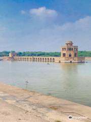 Hiran Minar, Fatehpur Sikri