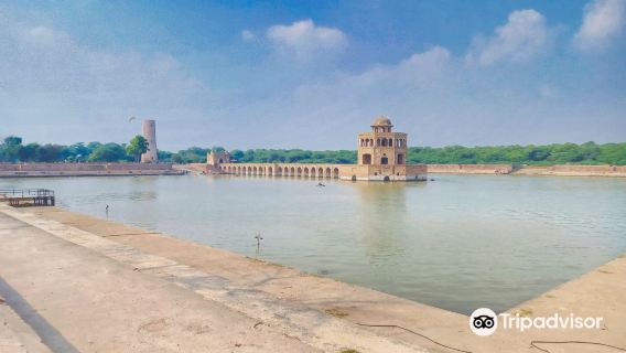 Hiran Minar, Fatehpur Sikri