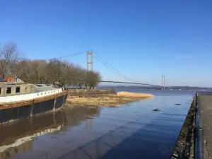 Waters' Edge Country Park & Visitor Centre