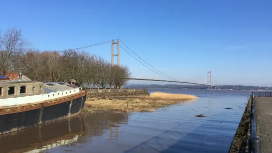 Waters' Edge Country Park & Visitor Centre