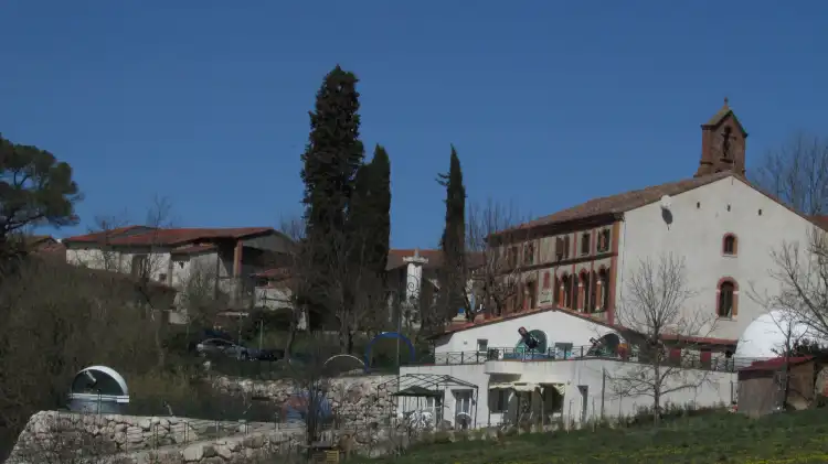 Hotels in Latrape