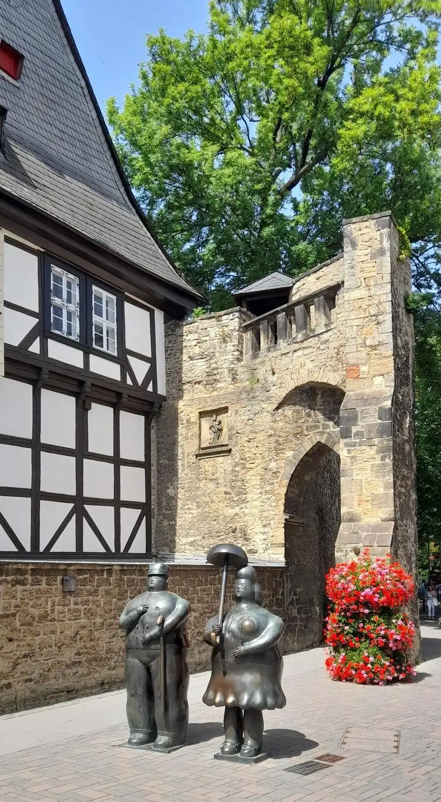 Hotels near Rosentor Skulpturen