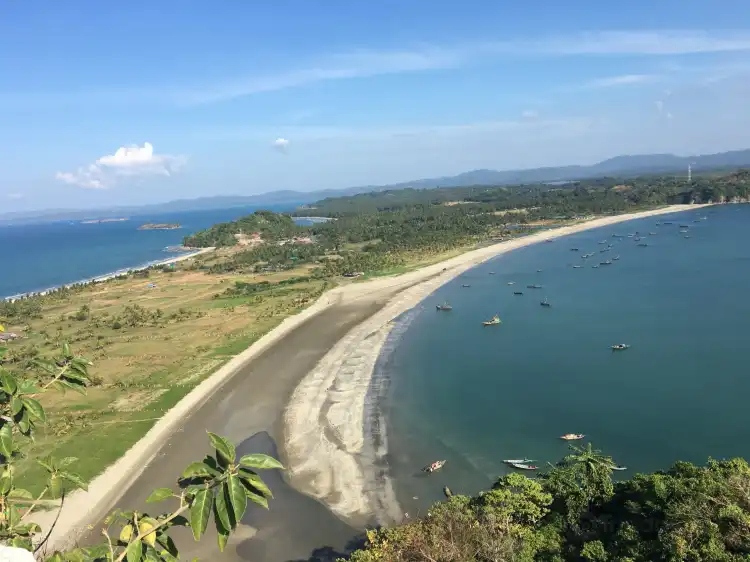 Hotels near Gaw Yin Gyi Island